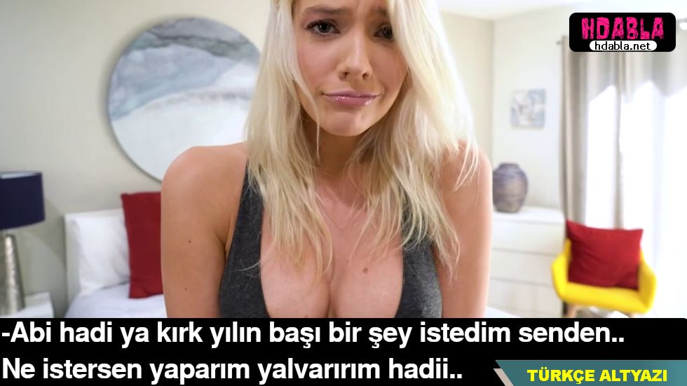 Banyo yapan annesini izleyip mastürbasyon yapıyor.