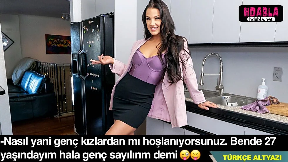 Annem, gözleri bağlıyken ona şaka yapmak için sokuldum ve babam yanıldı.