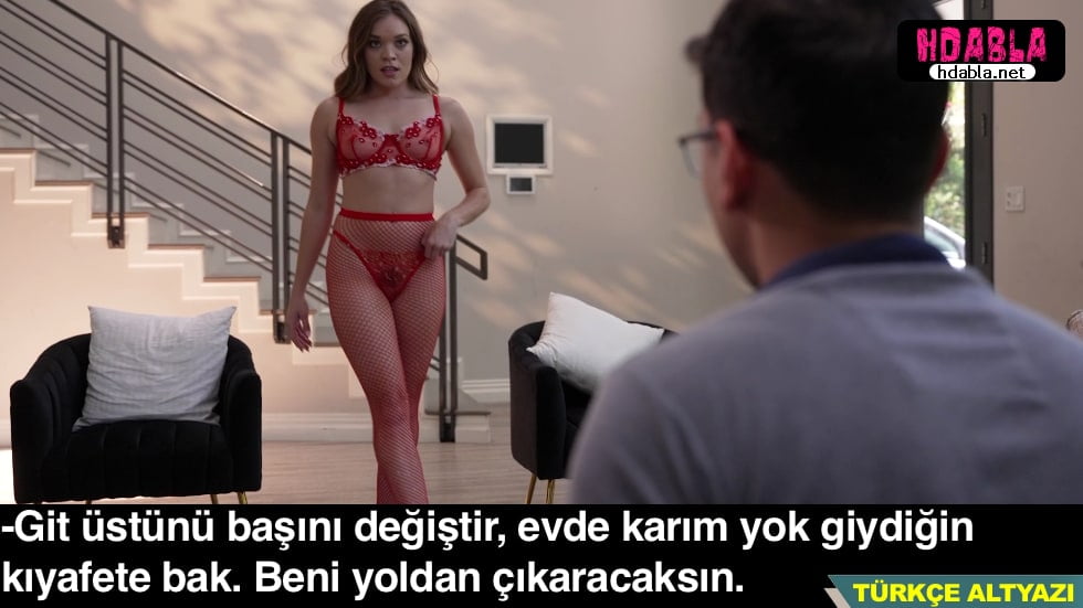 Sekreterim önümde eğildi ve işlerini yapmam için beni teşvik etti.