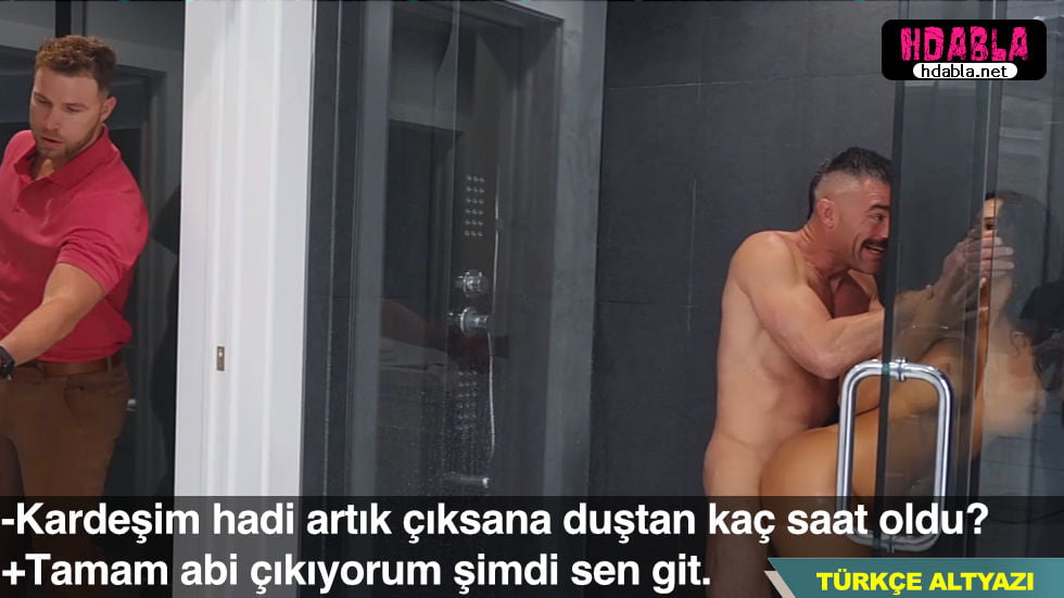Annem telefonda ensest ilişki içeren video izleyerek kendi kendini tatmin etmekteymiş.