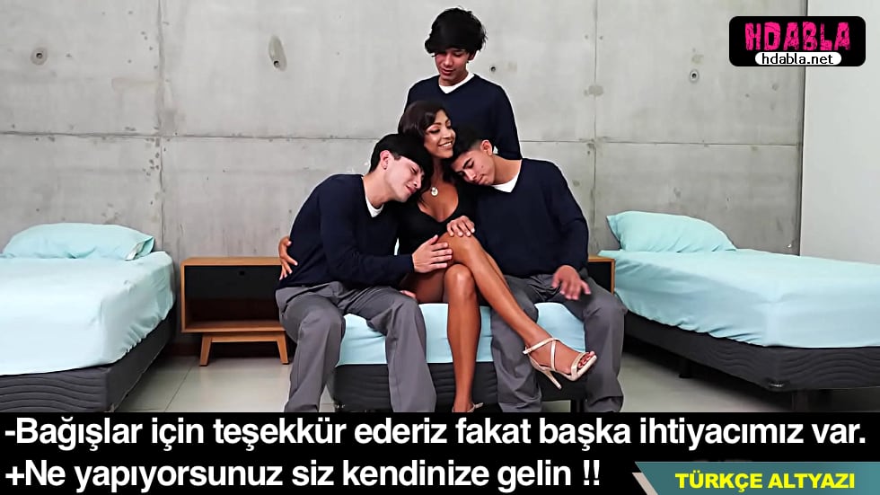 Kardeşim üniversiteye gittiği için anneme yardım ediyorum.