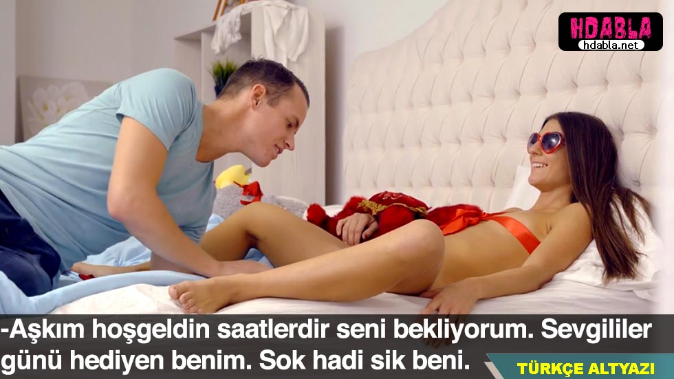 Annemin spor yaparken yardım istemesini fırsat bilerek ona destek oldum.