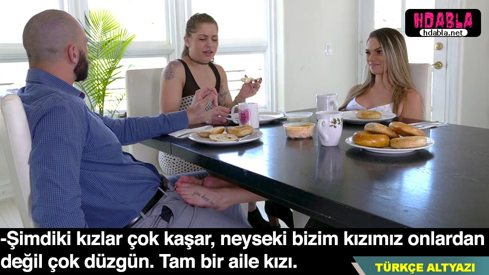 Olgun annemin içeceğine azdırıcı ekleyerek şaşırtıcı bir deneyim yaşattım.