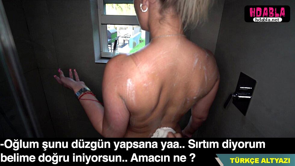 Kardeşimin yattığı yerde yanına gidip, arkasına geçerek hafifçe dokundum.